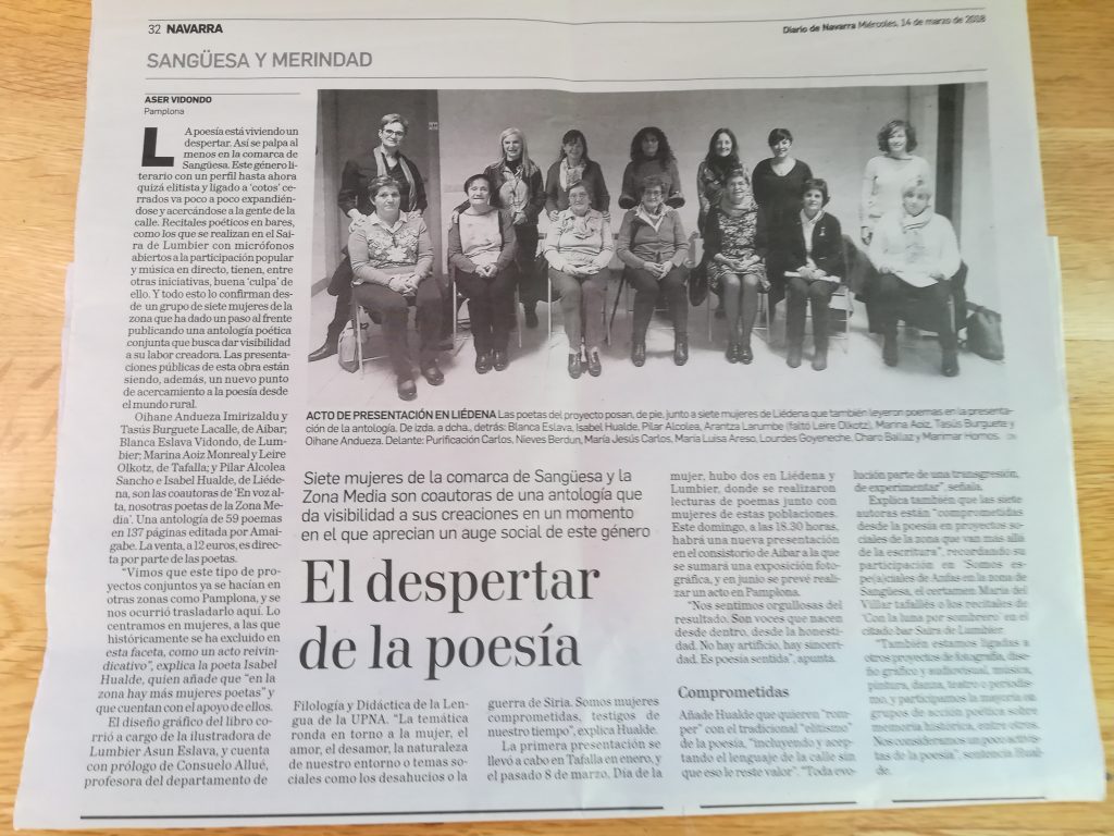 En Liédena, con las mujeres de la localidad.