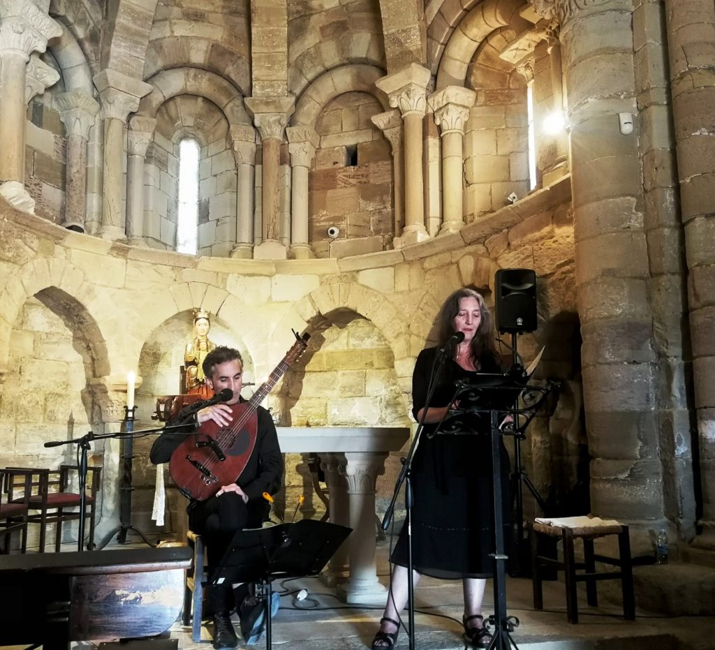 Emilio Arias y Marina Aoiz en Eunate